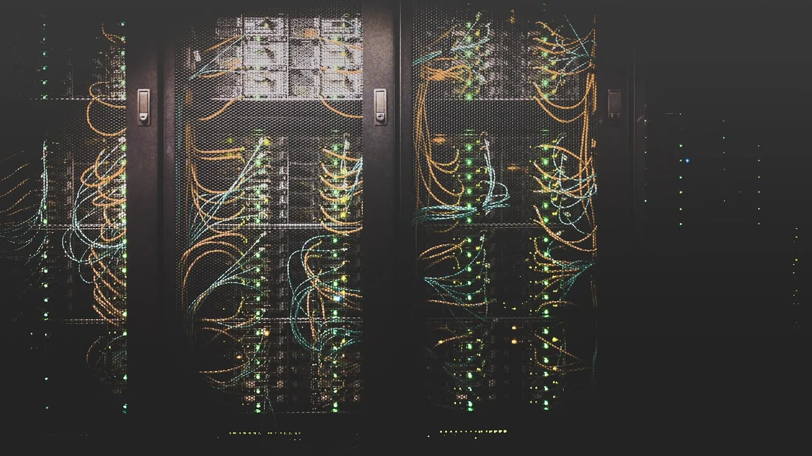 Cloud infrastructure and networking in a modern data centre